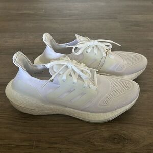 Adidas Women’s Ultraboost 22 Shoes
